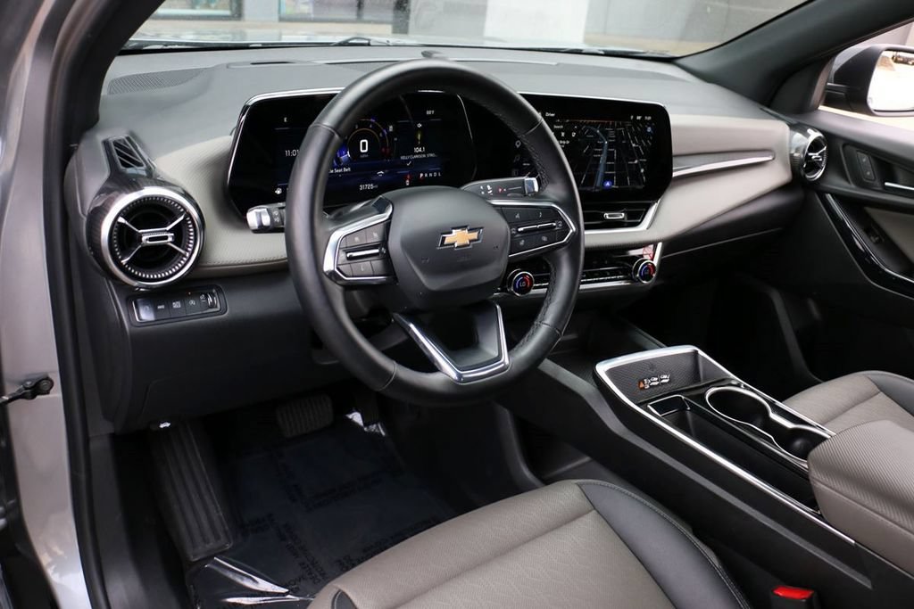 Used 2025 Chevrolet Equinox LT w/ Convenience Package II AWD/4WD image 18