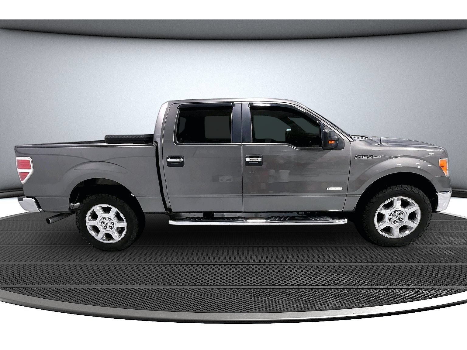 Used 2014 Ford F150 XLT w/ Equipment Group 302A Luxury AWD/4WD image 15