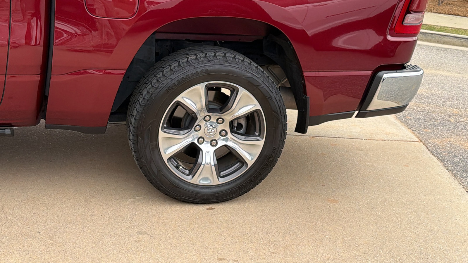 Used 2023 RAM 1500 Laramie image 12