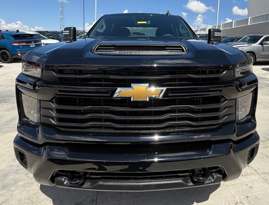 Used 2024 Chevrolet Silverado 2500 Custom w/ Custom Value Package AWD/4WD image 4
