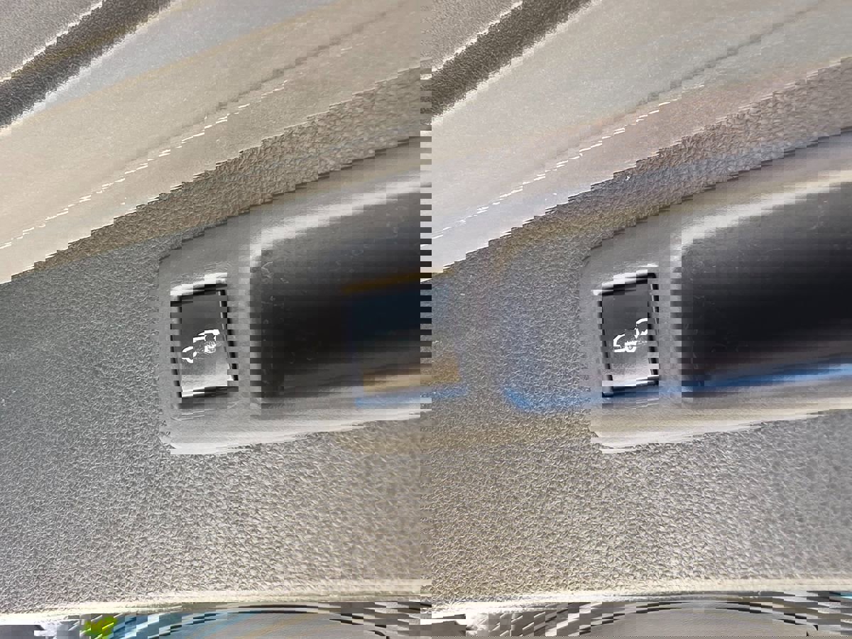 Used 2021 Toyota Highlander LE image 21