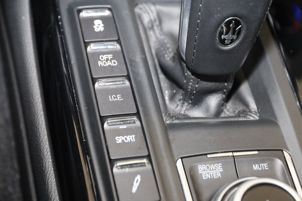 Used 2022 Maserati Levante Modena image 25