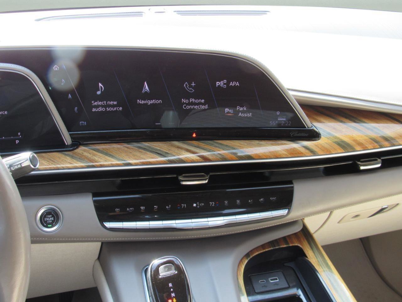 Used 2021 Cadillac Escalade Premium Luxury Platinum image 27