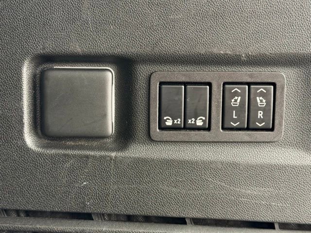 Certified 2023 Chevrolet Suburban Premier image 24