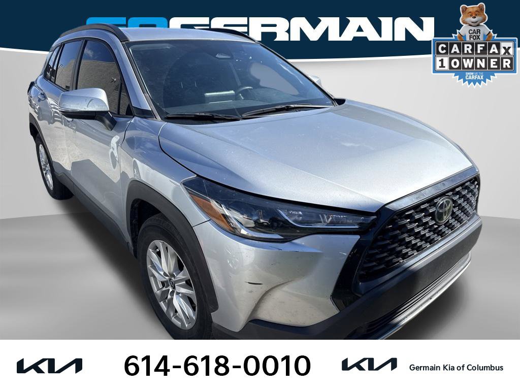 Used 2024 Toyota Corolla Cross LE FWD image 2