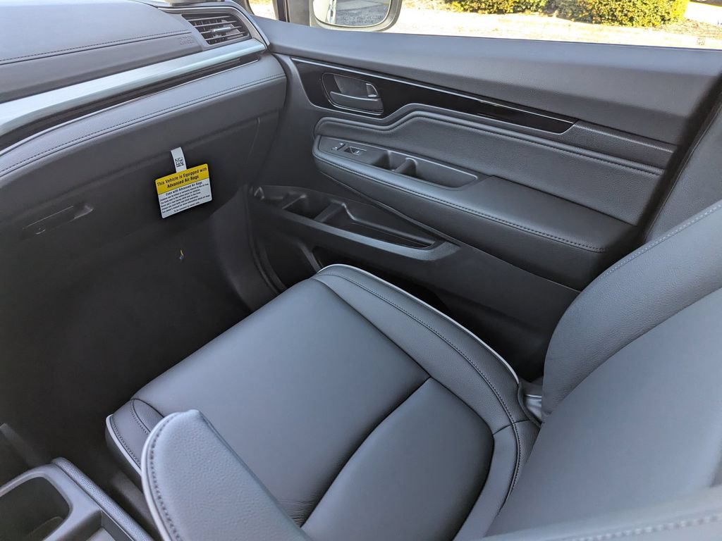 New 2026 Honda Odyssey Touring image 13