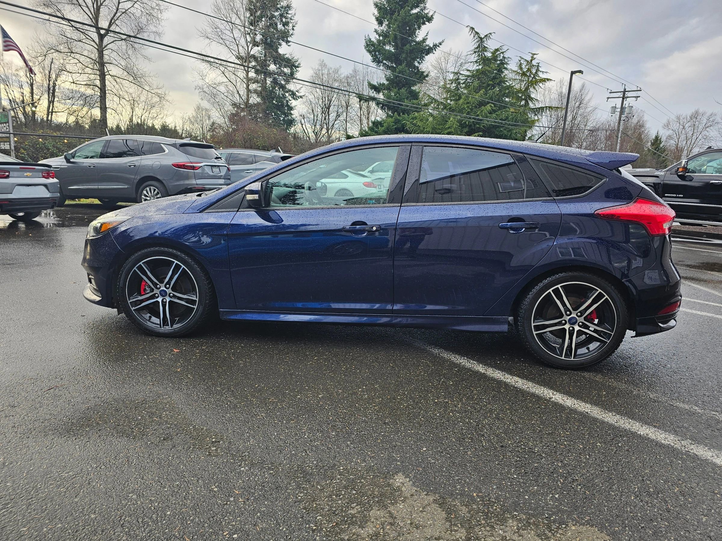 Used 2017 Ford Focus ST image 6