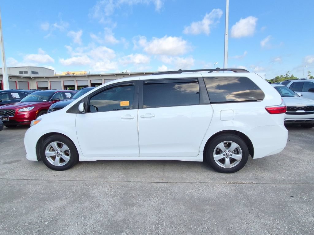 Used 2020 Toyota Sienna LE FWD image 11