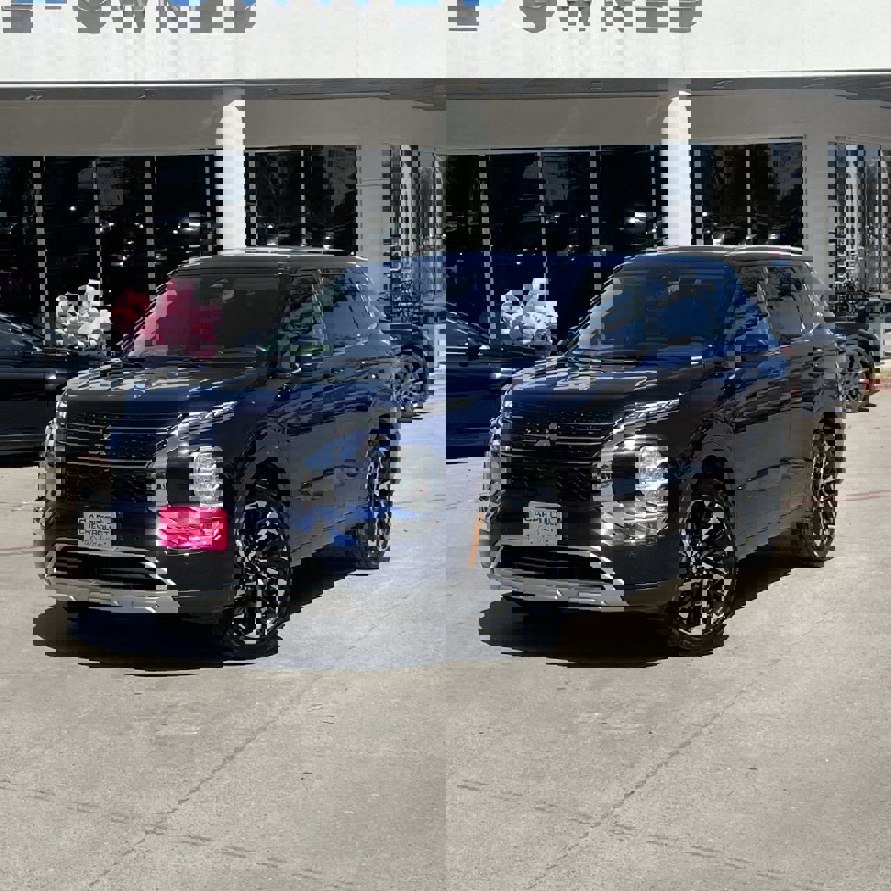 Used 2024 Mitsubishi Outlander SE image 9