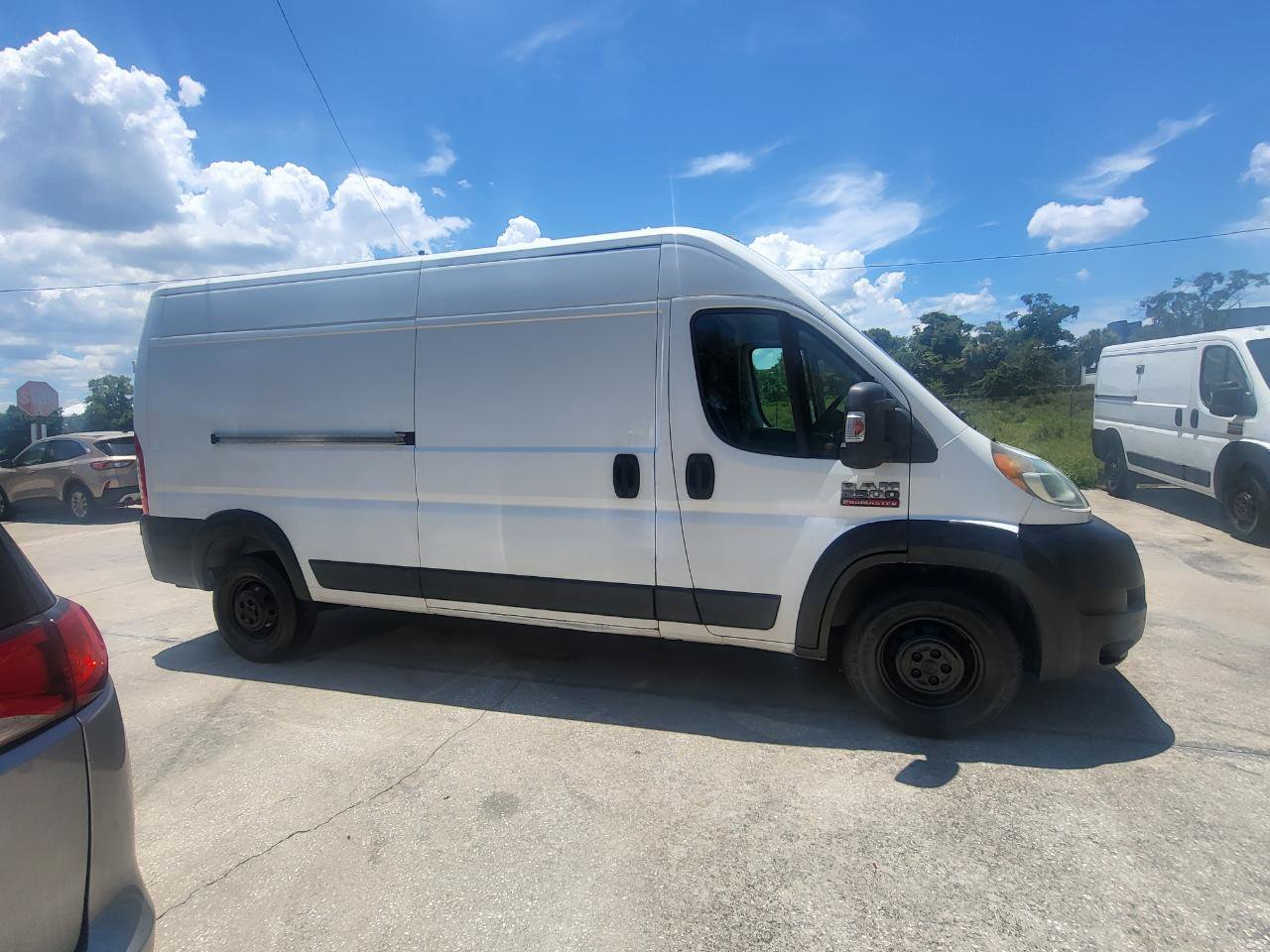 Used 2017 RAM ProMaster 2500 FWD image 4
