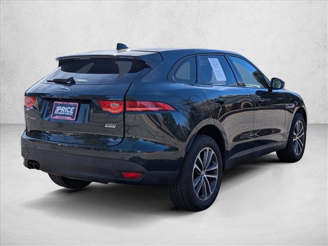 Used 2017 Jaguar F-PACE Premium image 5