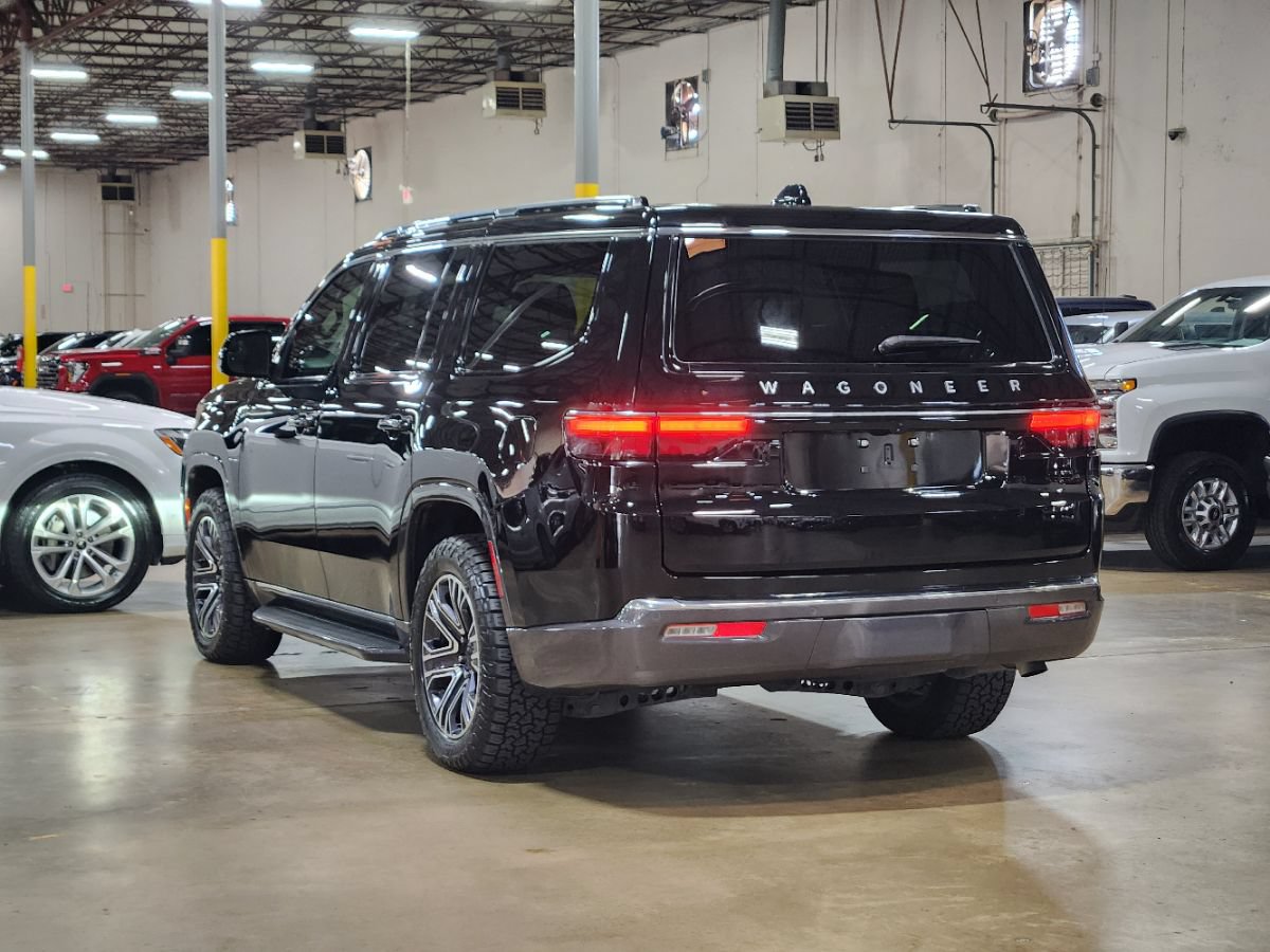 Used 2022 Jeep Wagoneer Series III w/ Flexible Seating Group AWD/4WD image 10