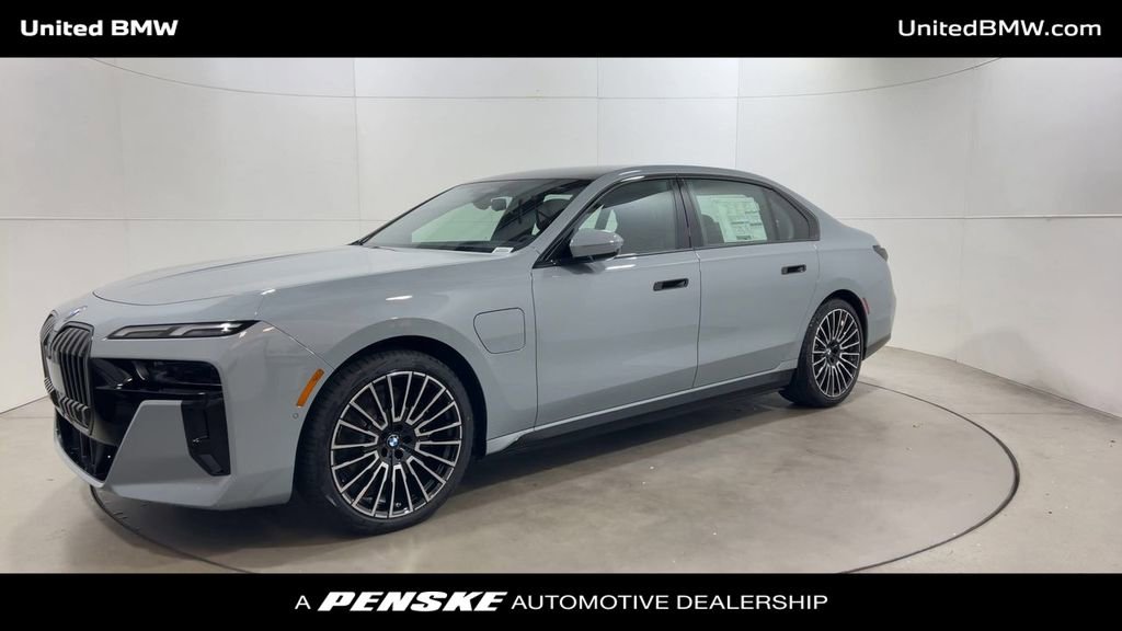 New 2026 BMW 750e xDrive w/ Premium Package image 4