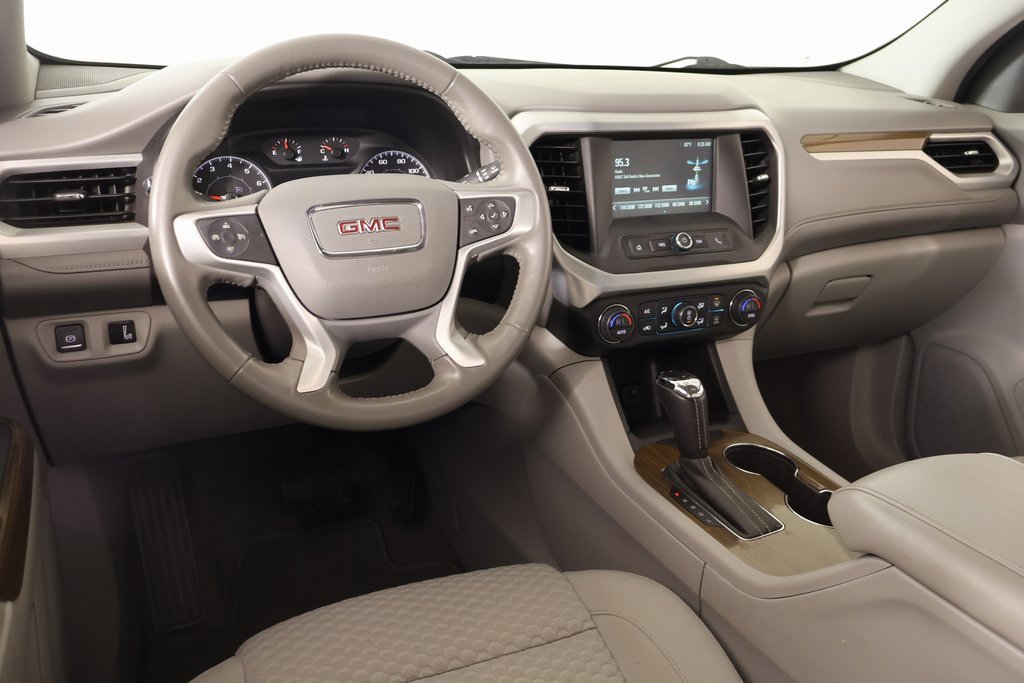 Used 2018 GMC Acadia SLE image 2