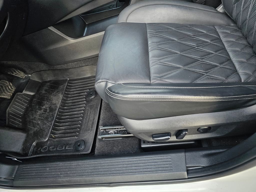 Certified 2023 Nissan Rogue Platinum AWD/4WD image 19