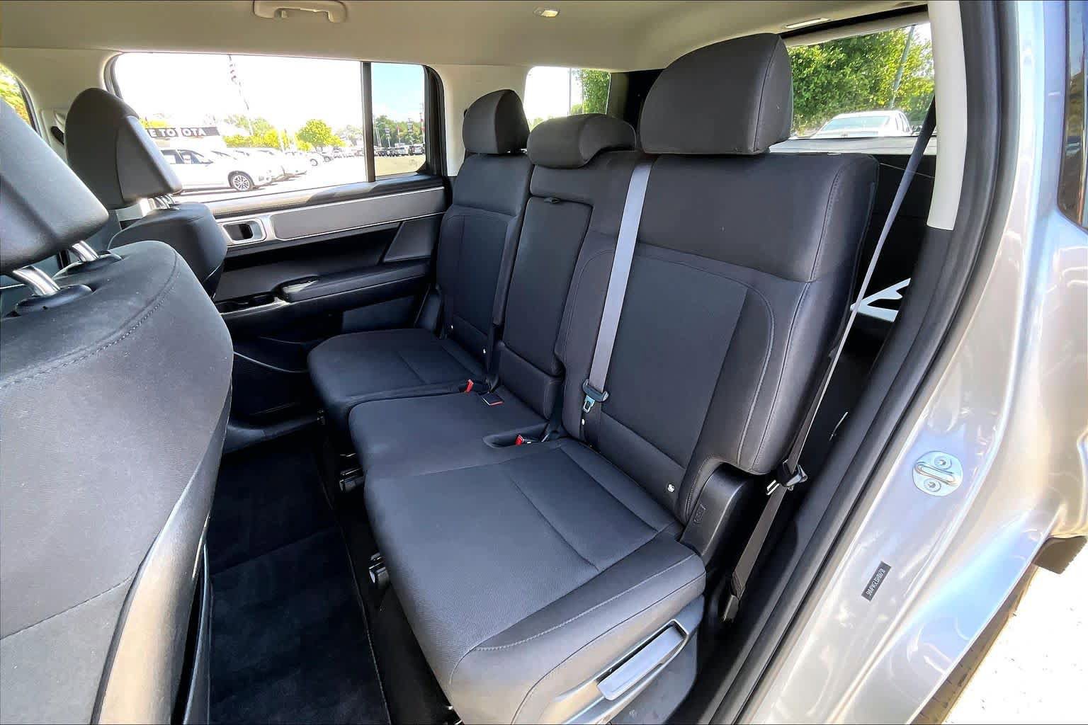 Used 2025 Hyundai Santa Fe SE FWD image 20