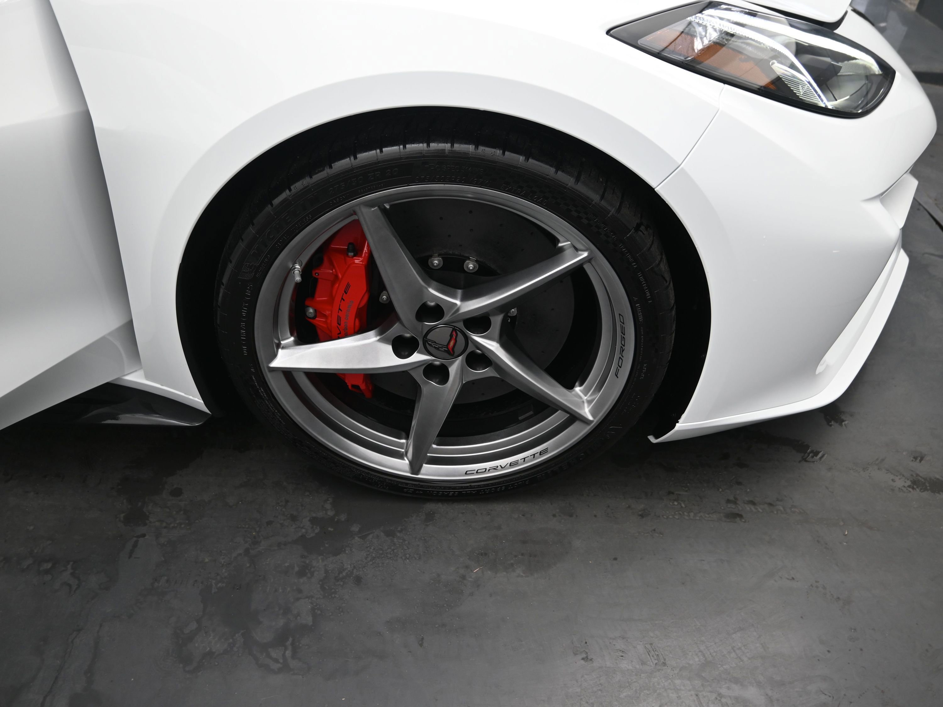 New 2025 Chevrolet Corvette E-Ray image 24