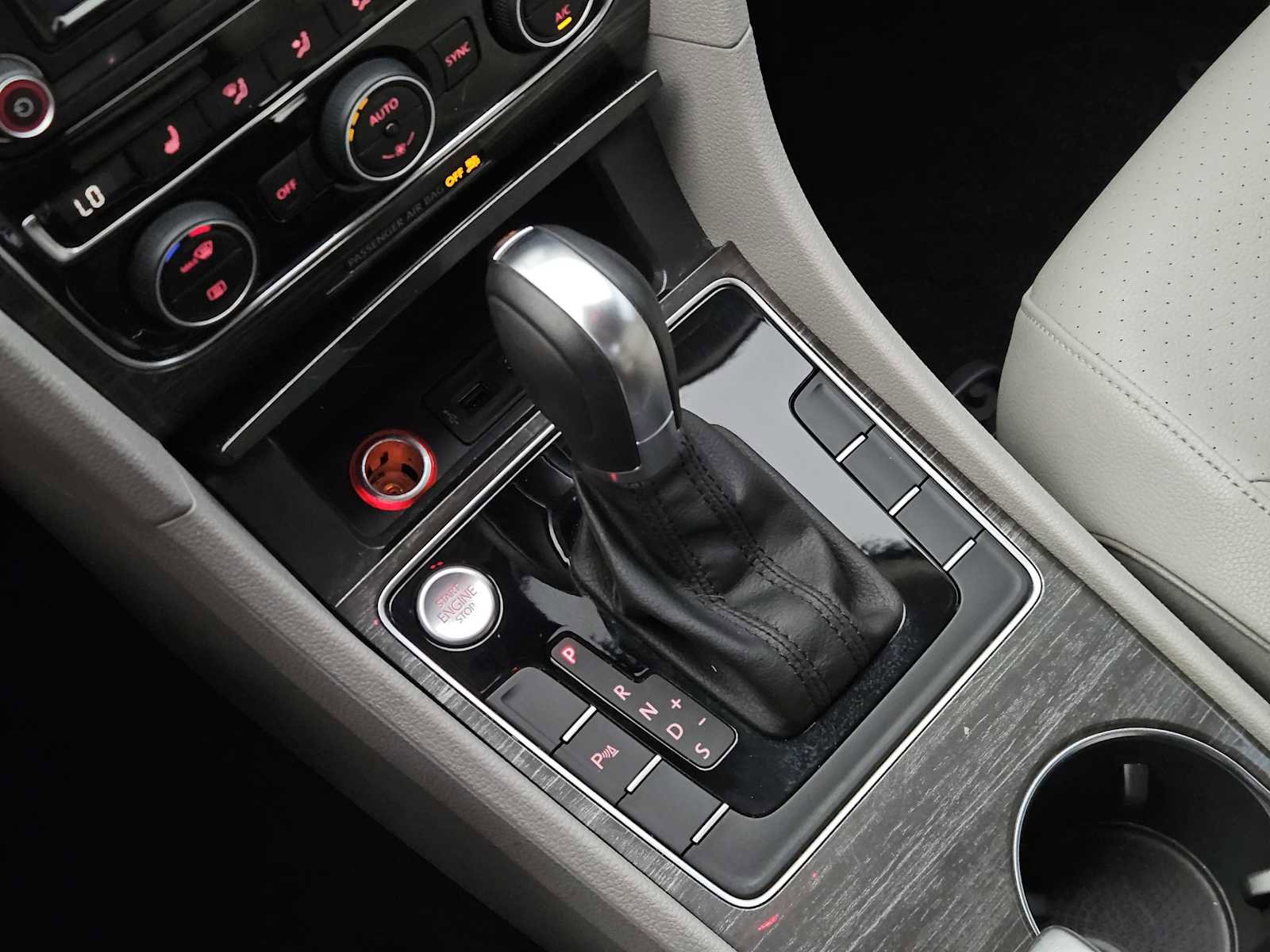 Used 2017 Volkswagen Passat 1.8T SE image 20