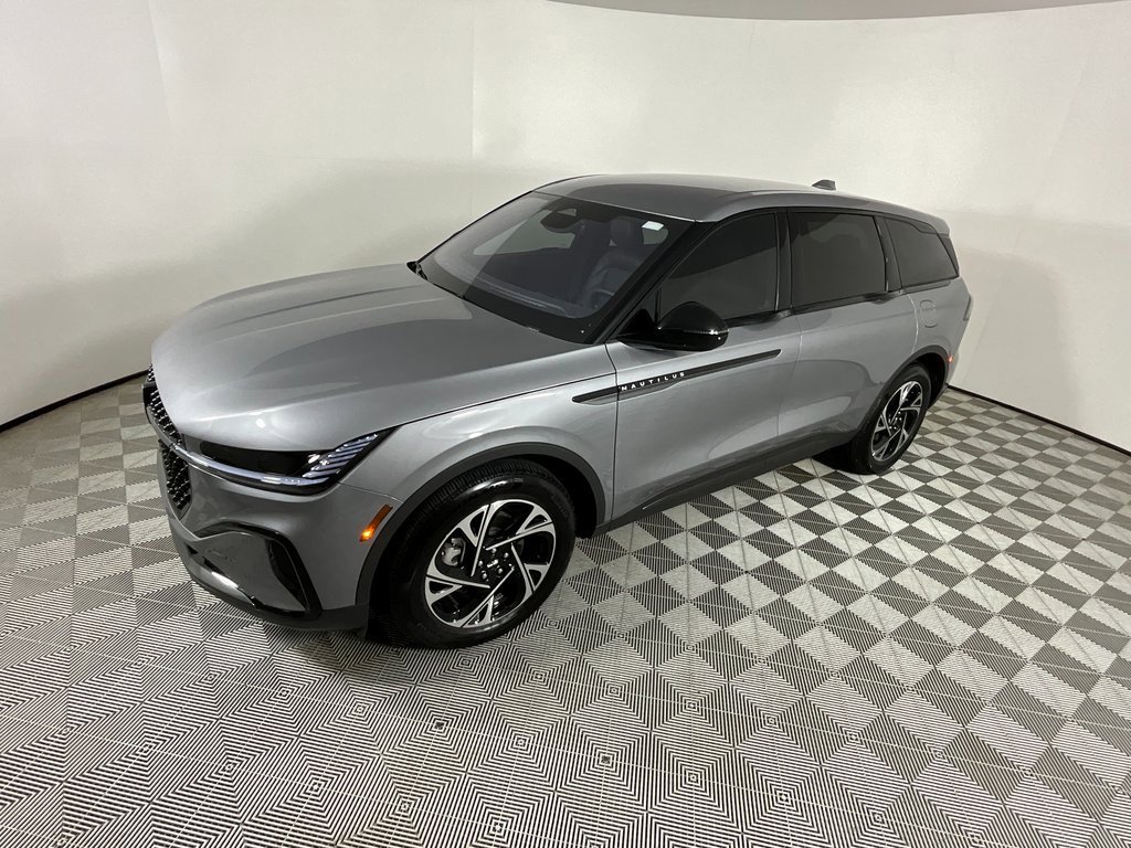 Used 2025 Lincoln Nautilus Premier w/ Jet Appearance Package image 9