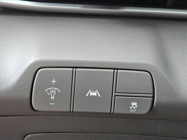 Used 2023 Hyundai Elantra SEL w/ Convenience Package FWD image 7