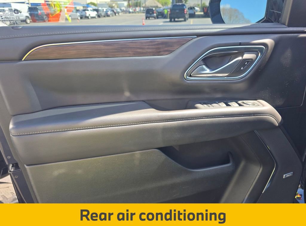 Used 2022 Chevrolet Suburban Z71 w/ Luxury Package image 13