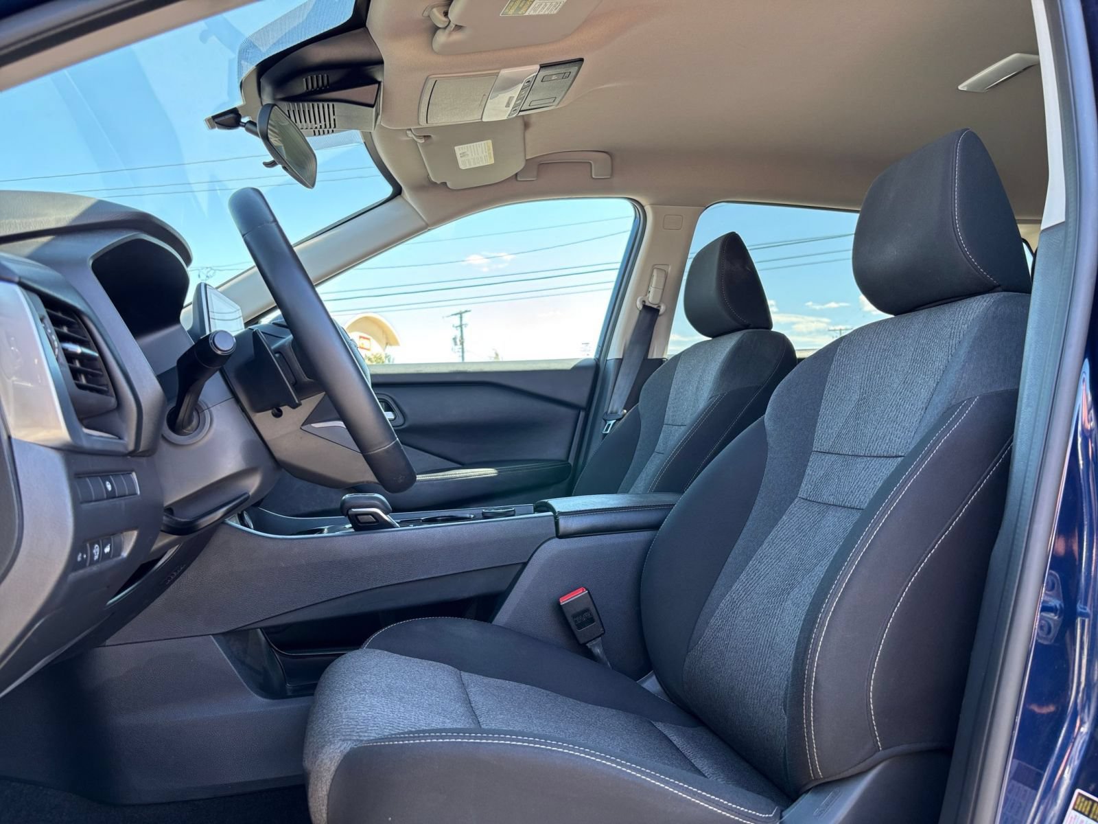 Used 2025 Nissan Rogue SV AWD/4WD image 28