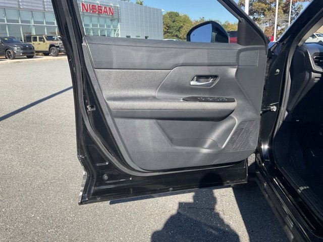 Used 2026 Nissan Kicks SV w/ SV Premium Package AWD/4WD image 10