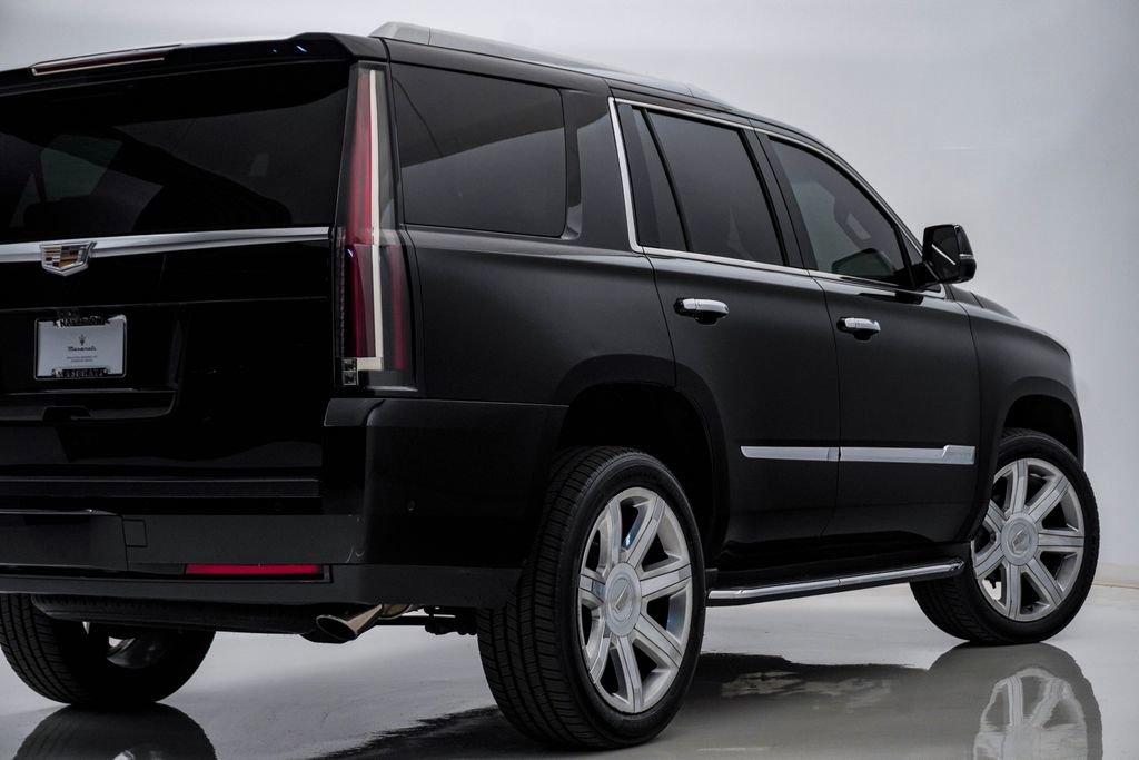 Used 2019 Cadillac Escalade Luxury AWD/4WD image 9