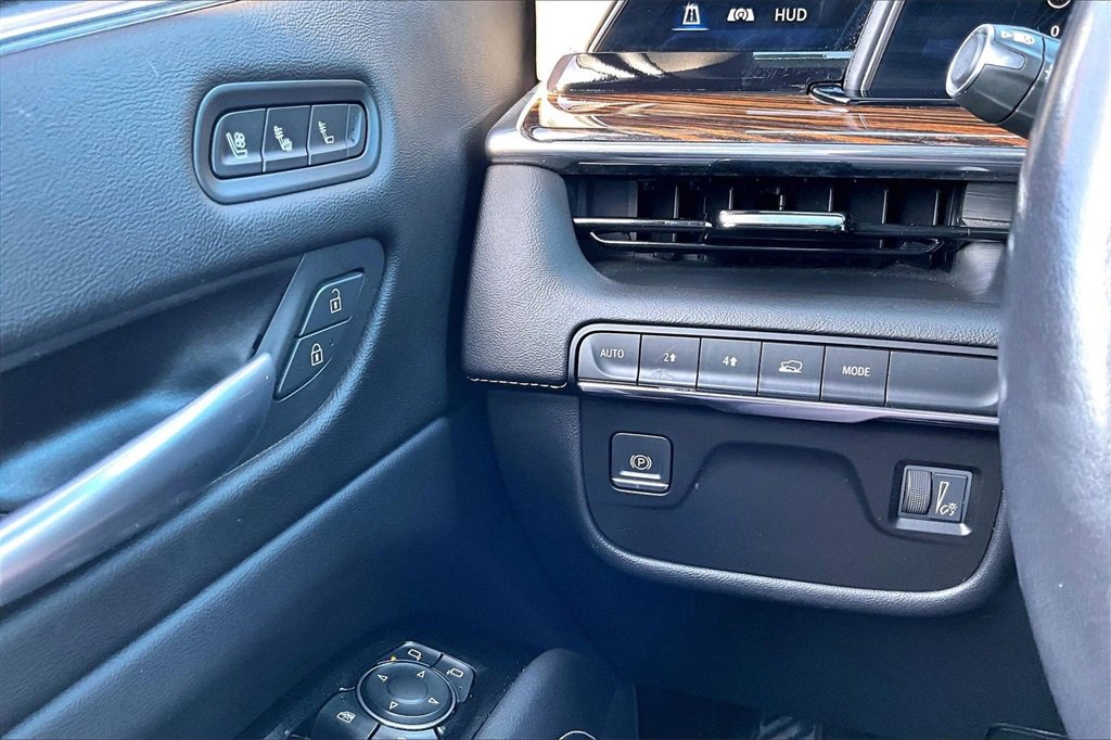 Used 2021 Cadillac Escalade Premium Luxury image 24