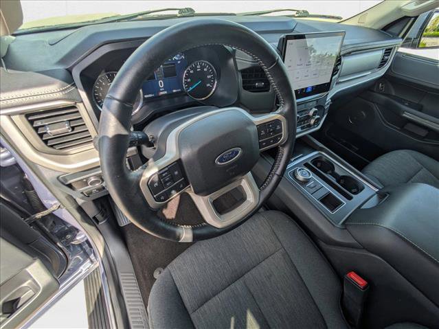Used 2023 Ford Expedition XLT image 9