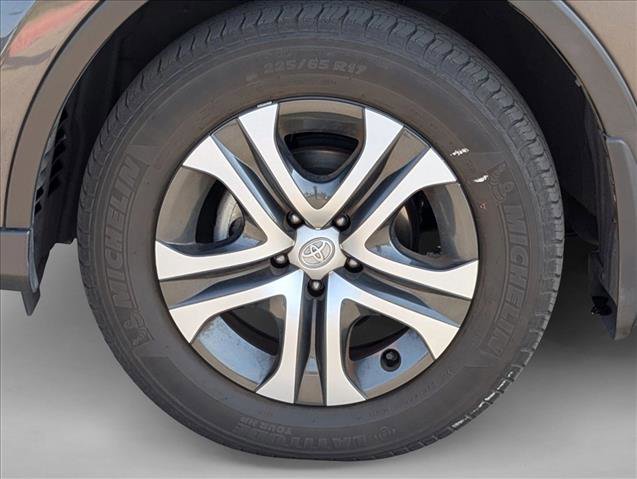 Used 2018 Toyota RAV4 LE w/ All Weather Liner Package FWD image 10