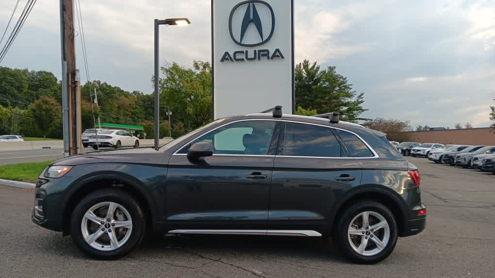 Used 2023 Audi Q5 2.0T Premium w/ Convenience Package AWD/4WD image 2