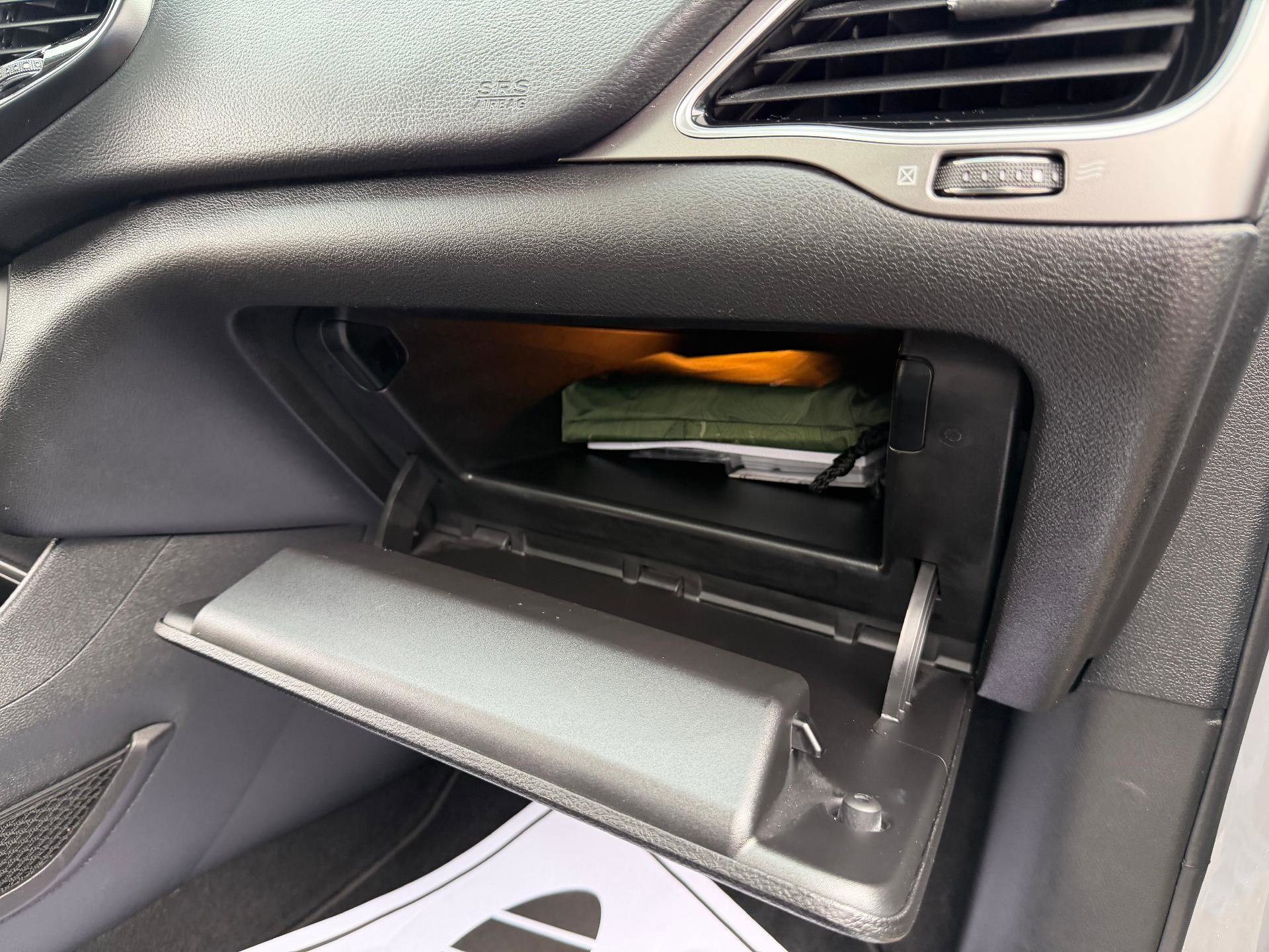 Used 2020 Jeep Cherokee Limited image 31