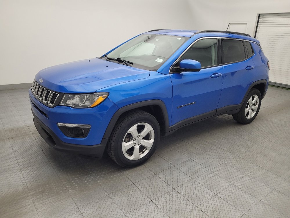 Used 2017 Jeep Compass Latitude w/ Popular Equipment Group AWD/4WD image 2