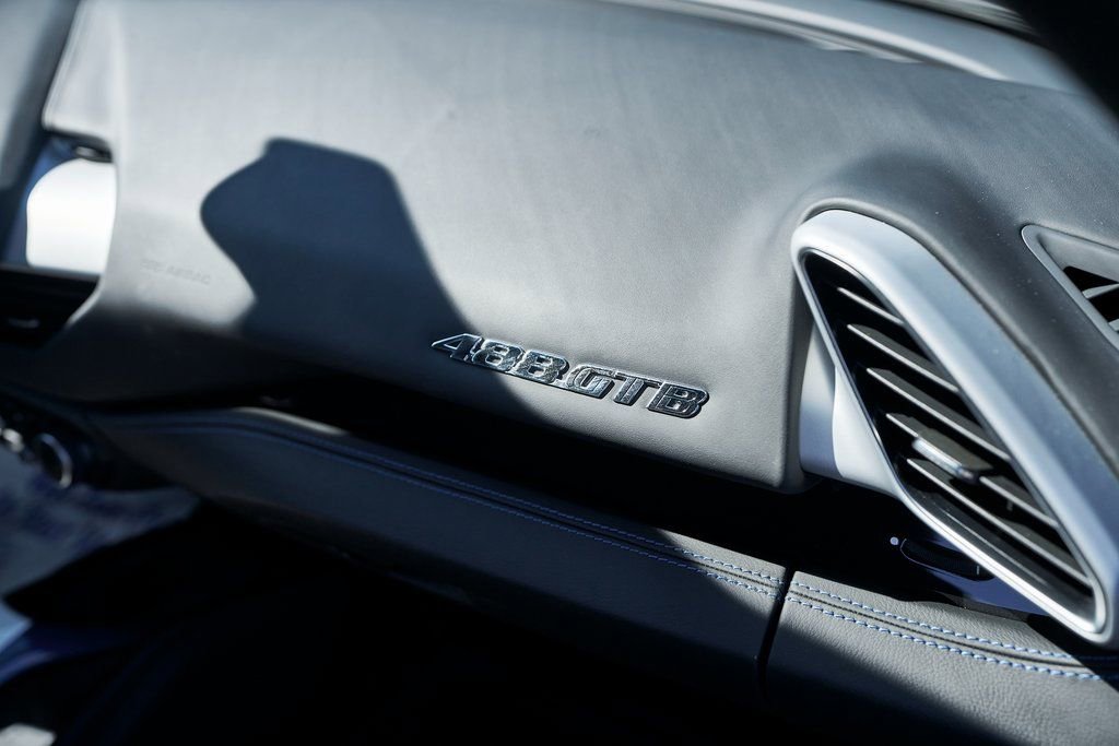 Used 2018 Ferrari 488 GTB image 40