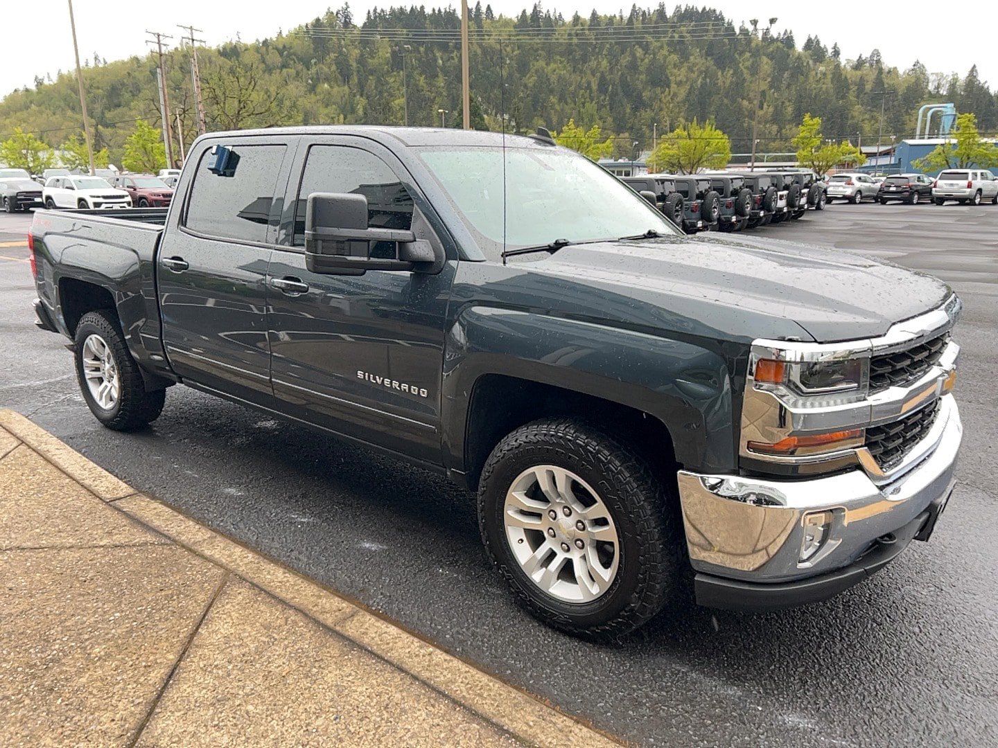 Used 2018 Chevrolet Silverado 1500 LT w/ Max Trailering Package AWD/4WD image 3