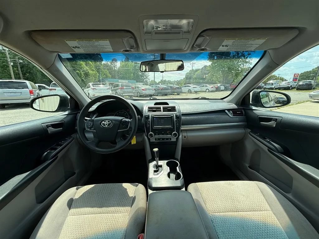 Used 2012 Toyota Camry LE FWD image 9