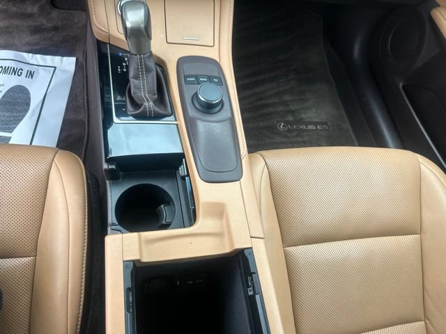 Used 2016 Lexus ES 350 w/ Premium Package w/Wood Trim FWD image 16