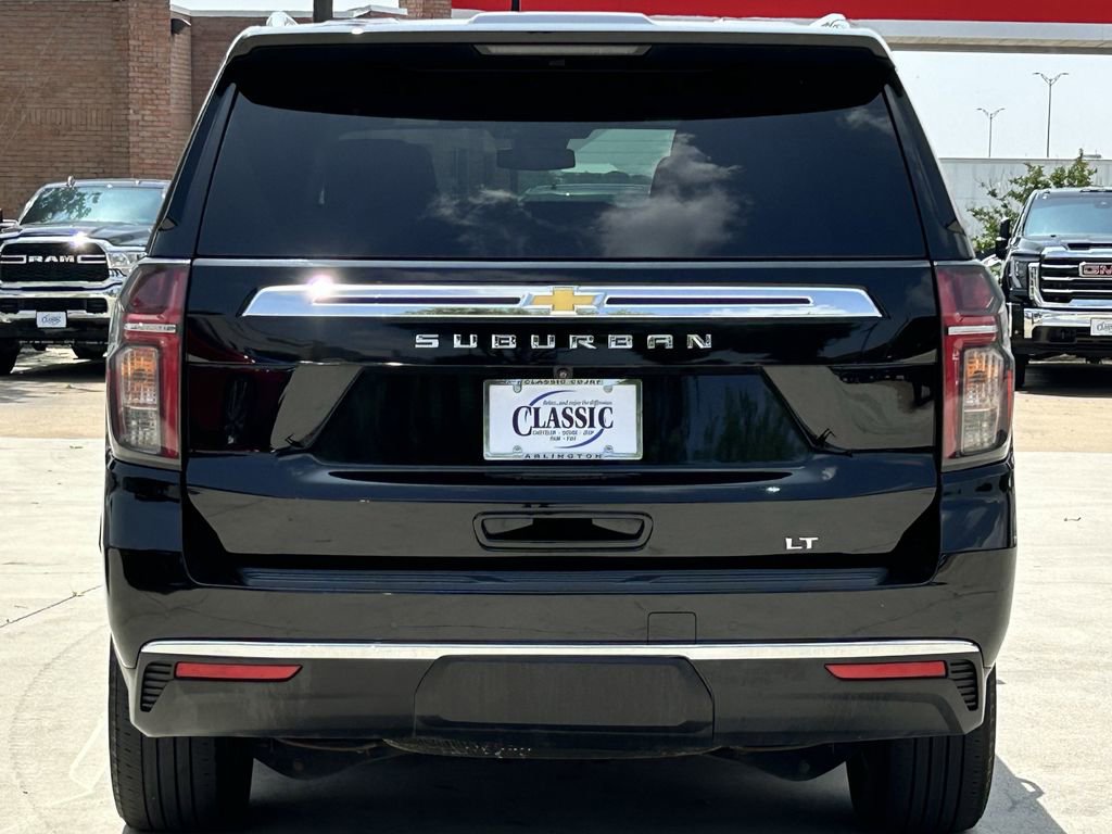 Used 2024 Chevrolet Suburban LT RWD image 5