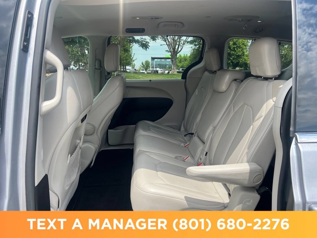 Used 2018 Chrysler Pacifica Touring-L w/ Advanced Safetytec Group FWD image 20
