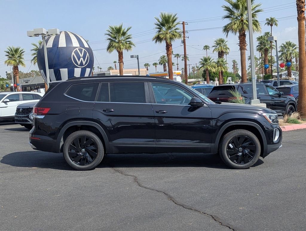 New 2026 Volkswagen Atlas SE image 2