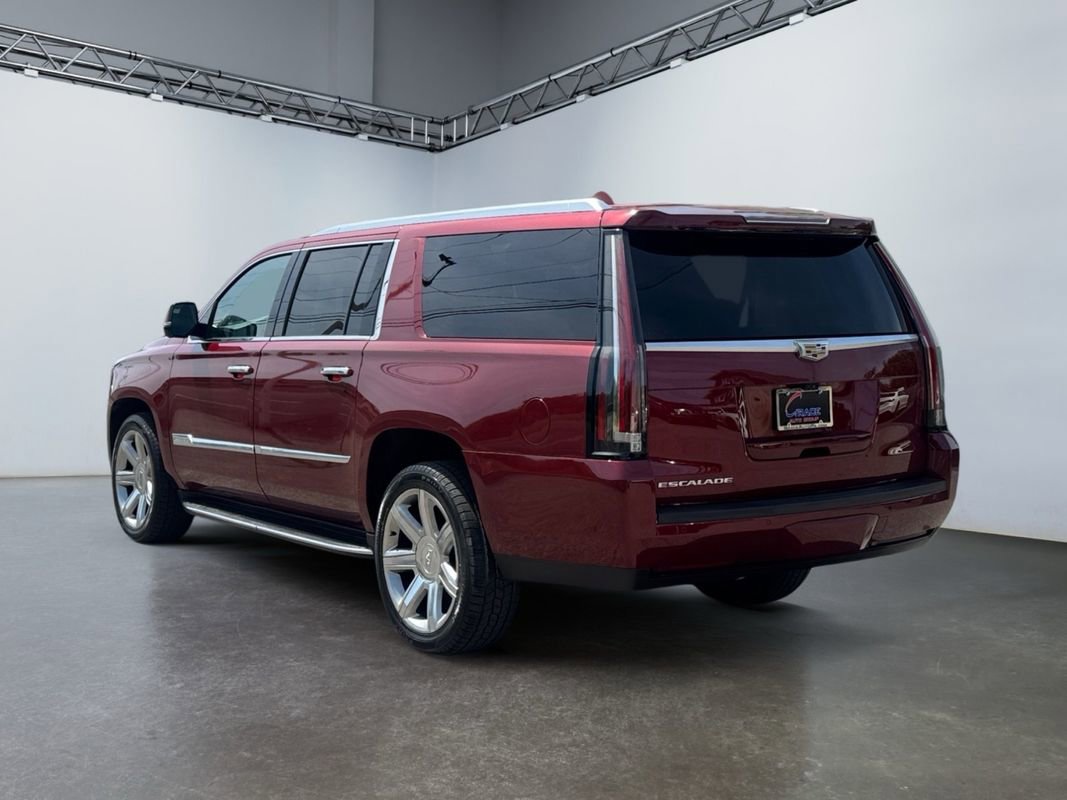 Used 2017 Cadillac Escalade ESV Luxury AWD/4WD image 7