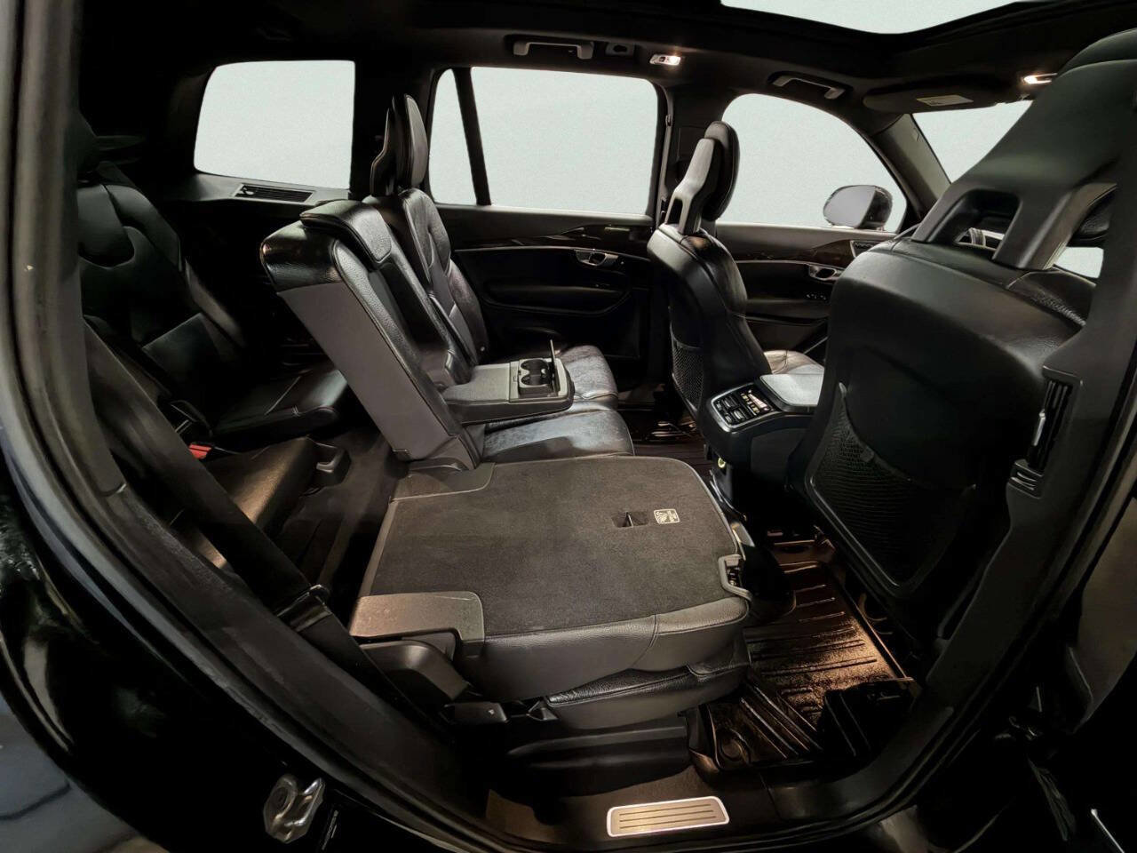 Used 2017 Volvo XC90 T6 Momentum w/ Vision Package AWD/4WD image 35