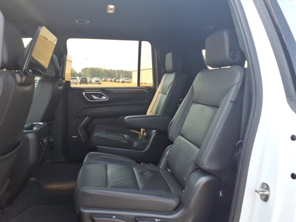 Used 2022 Chevrolet Suburban LT w/ Luxury Package image 23