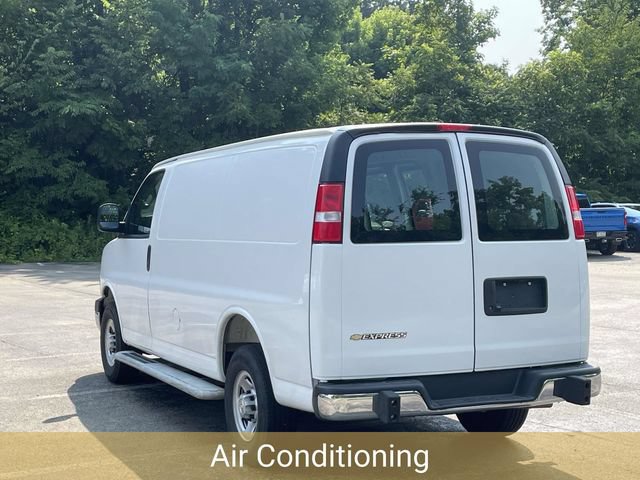 Used 2025 Chevrolet Express 2500 w/ Driver Convenience Package RWD image 6