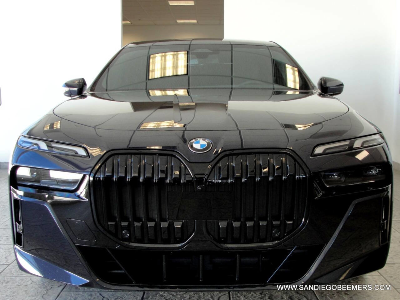 Used 2023 BMW 740i 740i M SPORT PRO+HUD+SWAROVSKI w/ Parking Assistance Package image 8