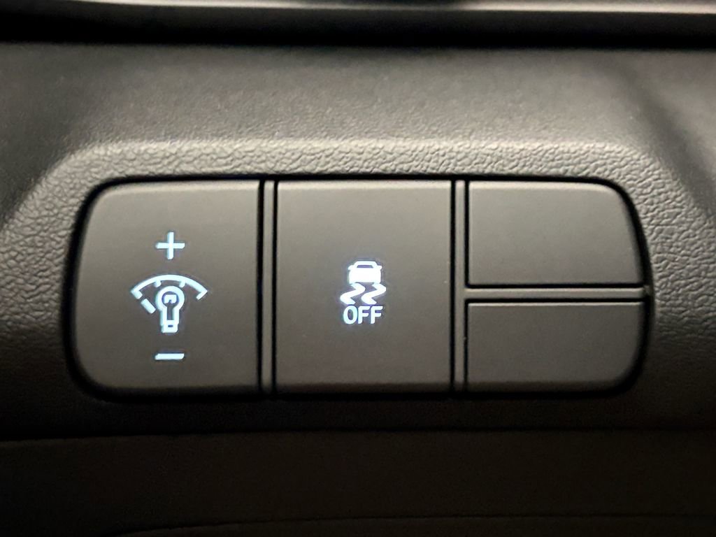 New 2026 Hyundai Elantra Sport FWD image 3