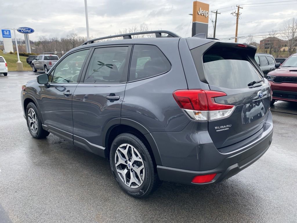 Used 2022 Subaru Forester Premium image 5