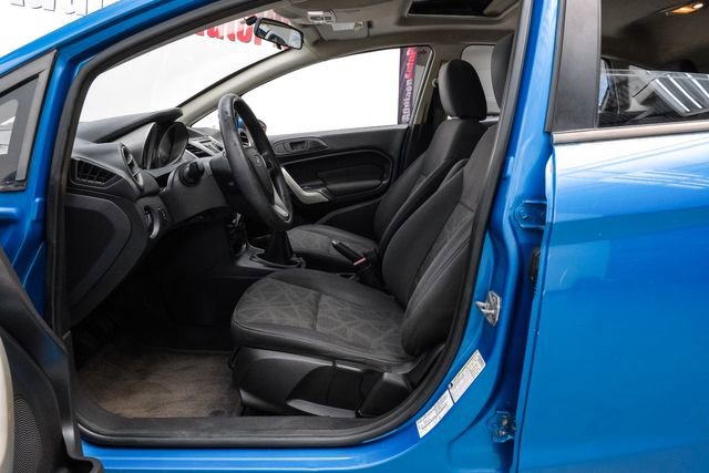 Used 2012 Ford Fiesta SE w/ Moon & Mood Pkg FWD image 4
