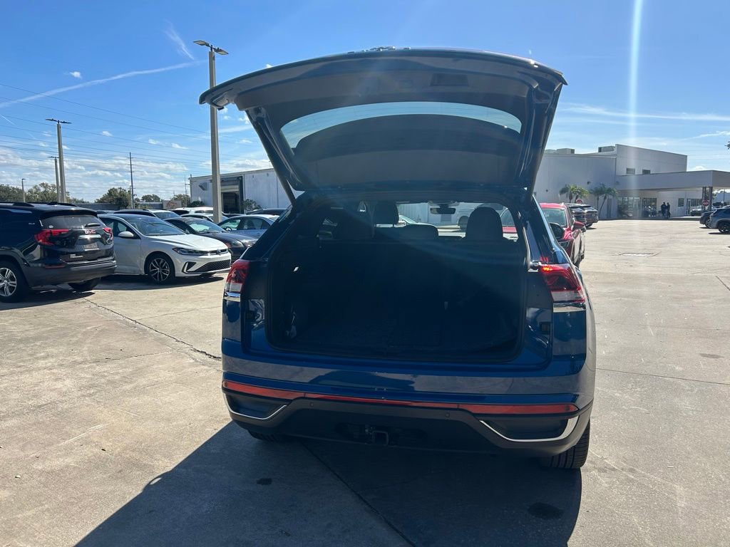 Used 2025 Volkswagen Atlas Cross Sport SE w/ Panoramic Sunroof Package image 41
